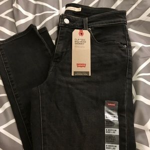Levi Mid Rise Skinny Jeans